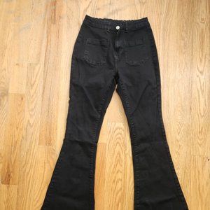 Black Denim With a Bit of Stretch Flared Jeans Size Medium